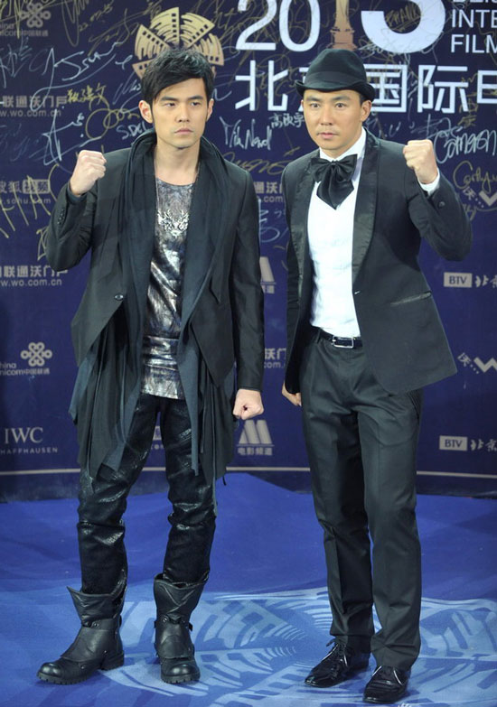 申纳以3比 申纳以3比