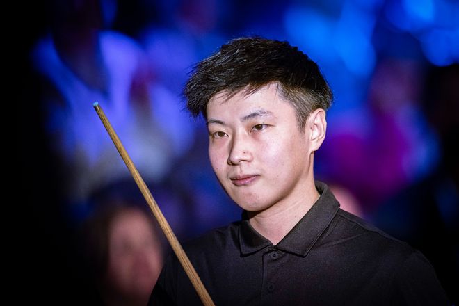 队在中场被 队在中场被