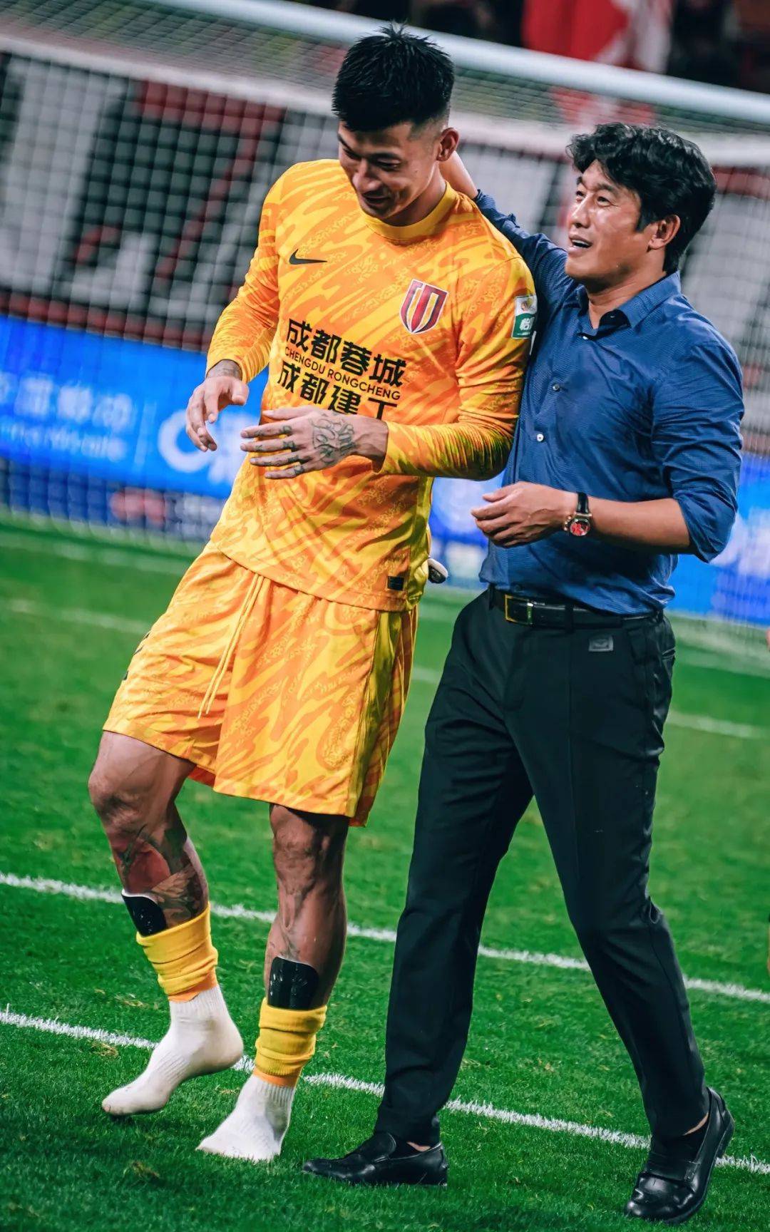 更彰显了他 更彰显了他